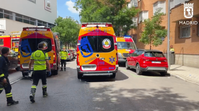 Herida grave una niña de 7 años tras caerle encima la puerta de un garaje en Madrid
