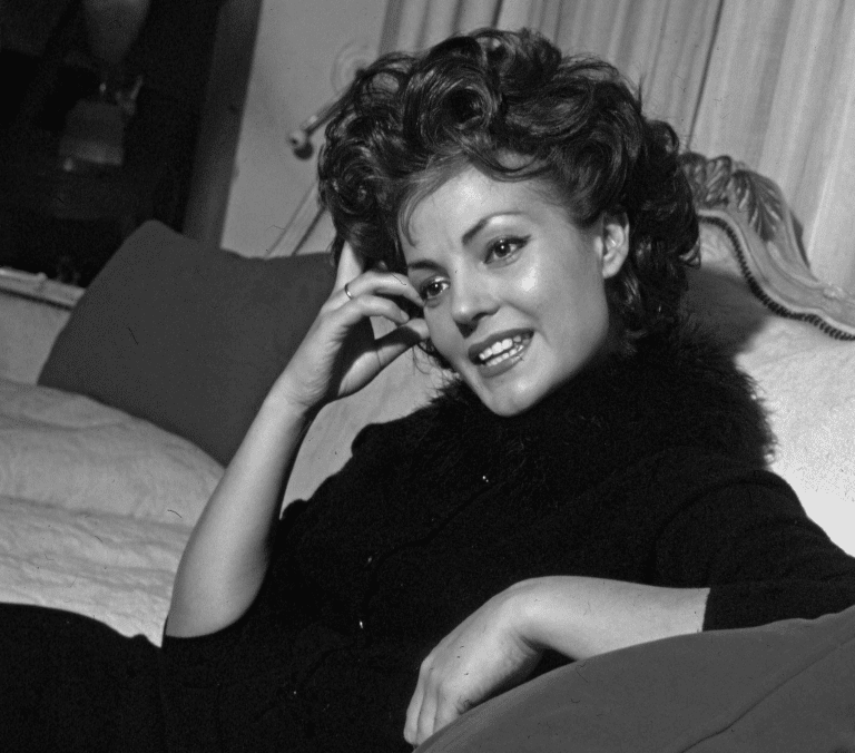 Carmen Sevilla, en fotos: de la cara de la inocencia a la reina del destape