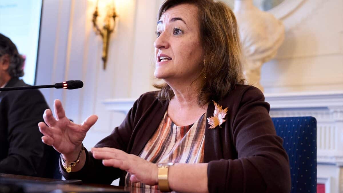 La presidenta de la AIReF, Cristina Herrero, interviene durante un seminario en Santander.