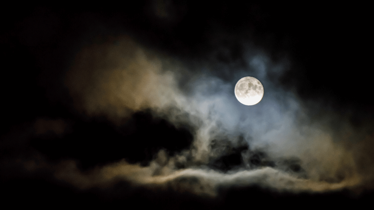 Una noche con luna llena, que se podrá ver el próximo lunes 3 de julio de 2023 a las 13:38