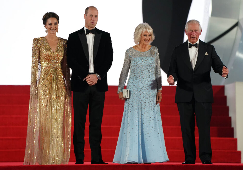 Los actuales príncipes de Gales acudieron con Carlos III y Camilla al estreno de 'Sin tiempo para morir'