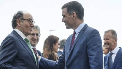 Iberdrola, Repsol y Petronor piden explicaciones a Sánchez sobre la gestión vasca del impuesto a las energéticas