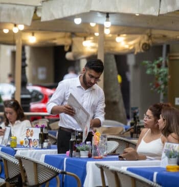 Tirón final de los fondos europeos, inmigración, vivienda...: ¿por qué crecerá España [...]