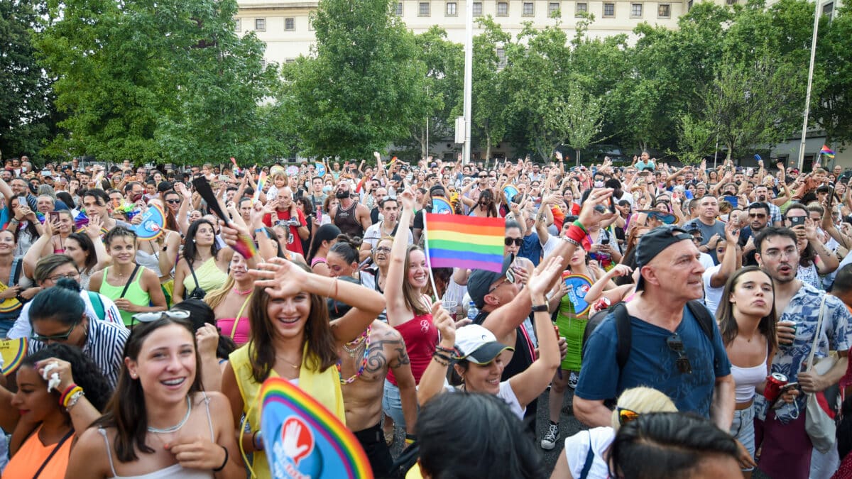 Asistentes a la manifestación por el Orgullo LGTBIQ+