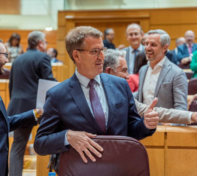 El presidente del Senado da siete días a Feijóo para declarar si tiene un sobresueldo del PP