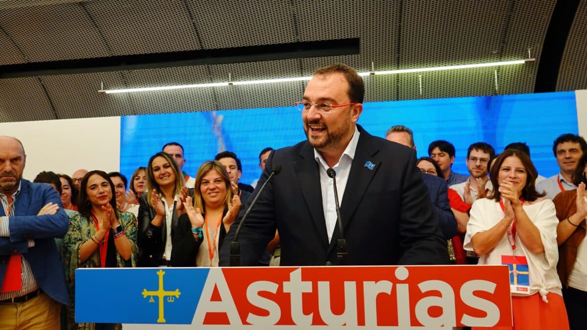 El presidente del Principado de Asturias Adrián Barbón