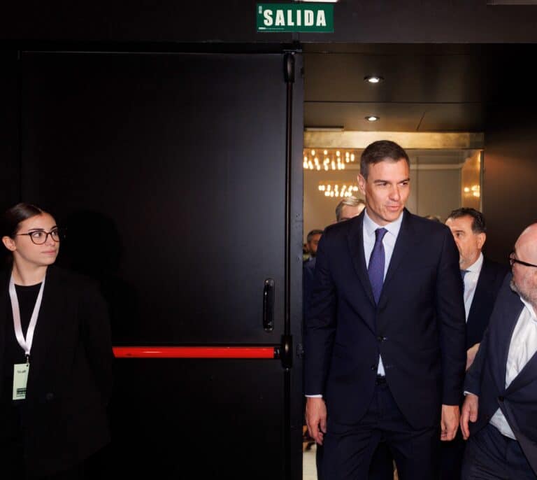 Sánchez mantendrá las rebajas en la factura de la luz y gas a pesar de la presión de Bruselas