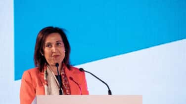 Margarita Robles critica la "equidistancia" de los militares que se oponen a enviar armas a Ucrania