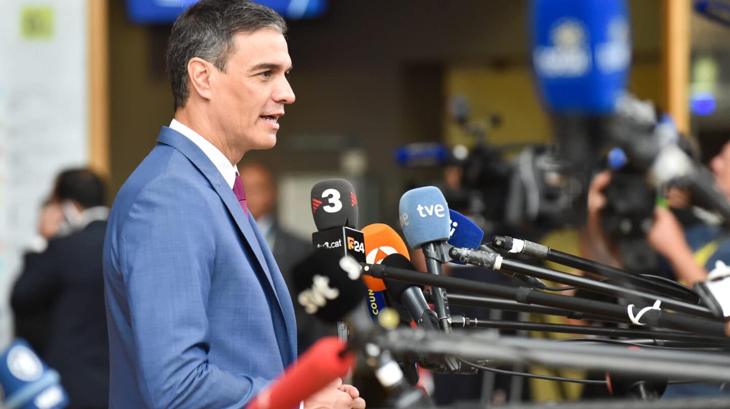 HANDOUT - 29 June 2023, Belgium, Brussels: Spanish Prime Minister Pedro Sanchez speaks with the media as he arrives for a European Council Summit, at the EU headquarters in Brussels. Photo: Gaetan Claessens/European Council/dpa - ATTENTION: editorial use only and only if the credit mentioned above is referenced in full Gaetan Claessens/European Counci / Dpa 29/6/2023 ONLY FOR USE IN SPAIN