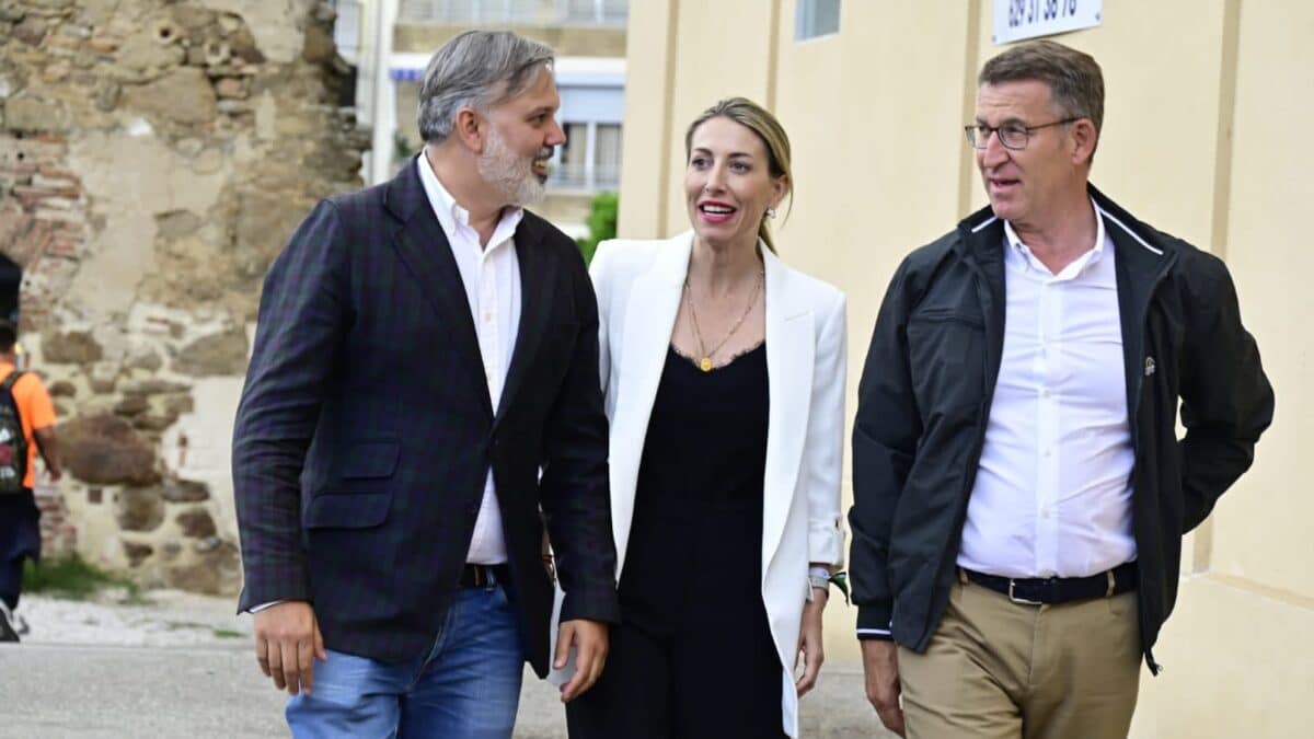 Guardiola pide a Abascal que deje a Vox Extremadura negociar un Gobierno con el PP