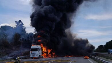 Un camión en llamas causa retenciones kilométricas en la AP-7