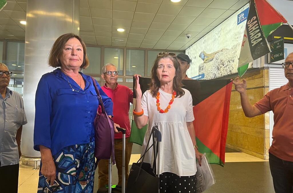 Las abogadas españolas Inés Miranda y Lola Travieso tras ser expulsadas del Sáhara Occidental.