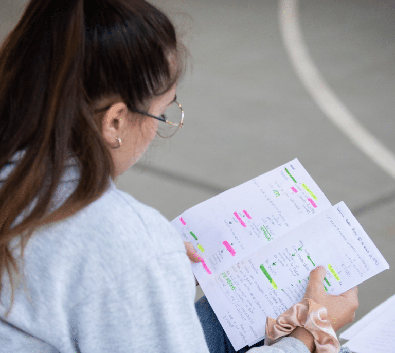 ¿Qué pasa si un alumno suspende una asignatura en selectividad?