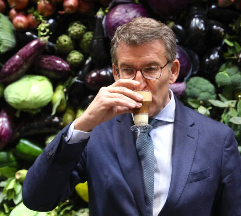 Feijóo, limpieza de ministerios y café con leche