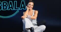 Lara Álvarez se suelta la melena y cambia 'Supervivientes' por 'Me resbala'