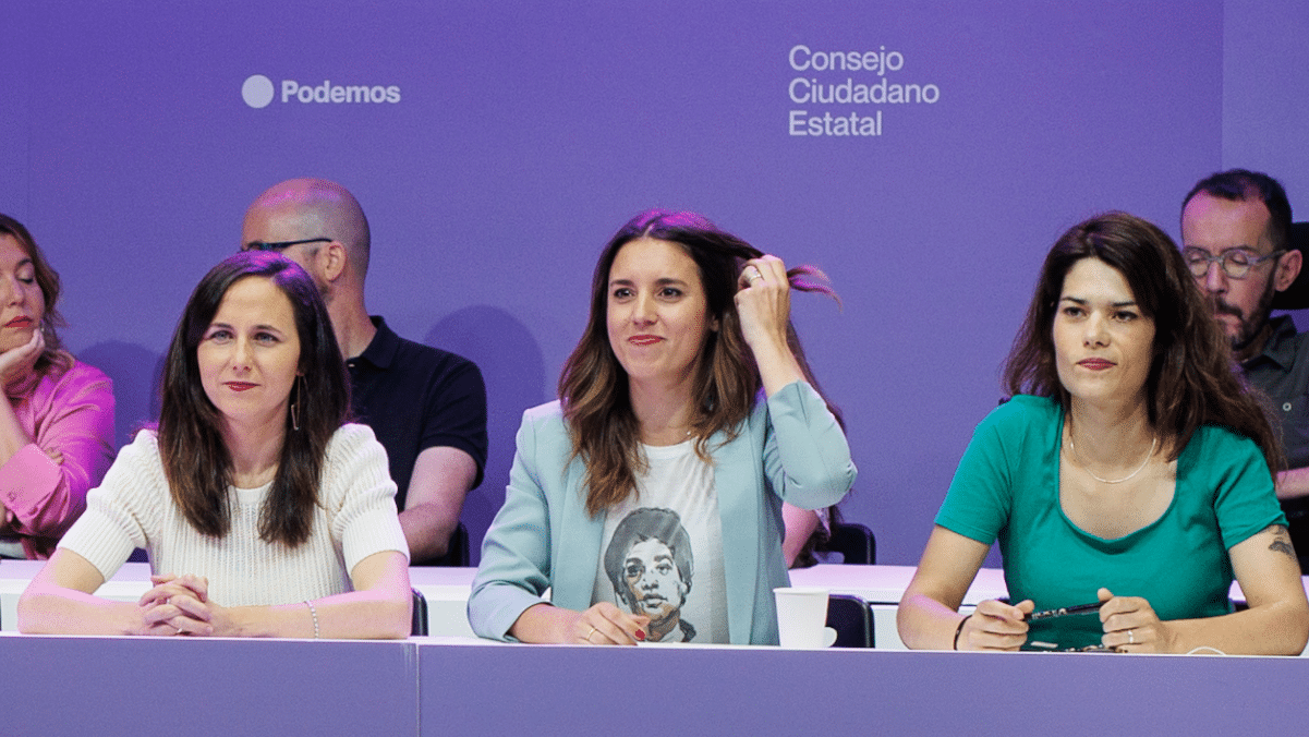 Irene Montero, flanqueada por la secretaria general de Podemos, Ione Belarra, y la portavoz Isa Serra, durante el último Consejo Ciudadano Estatal del partido.