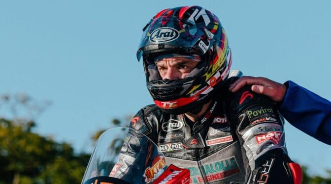 Muere el piloto español Raül Torras en un accidente en el circuito de la Isla de Man, el más peligroso del mundo