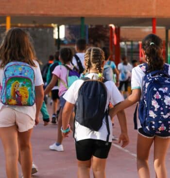 Víctimas del terrorismo piden "sistematizar" sus testimonios en las aulas de Euskadi [...]