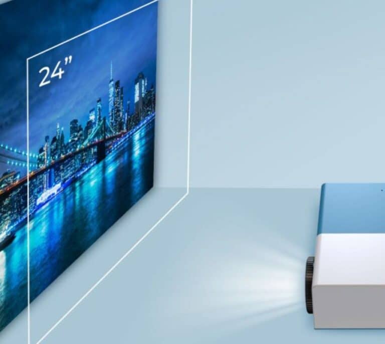Este es el mini proyector perfecto para ver tus películas favoritas: ¡ahora rebajado un 25% en PcComponentes!
