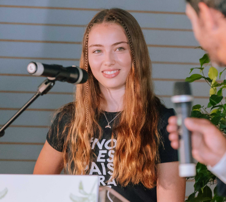 Olivia Mandle, la Greta Thunberg de 16 años y española: "La ley de bienestar animal es bastante pobre"