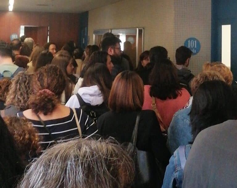 Las oposiciones repetidas tras el desastre de abril costarán 2,1 millones de euros a la Generalitat