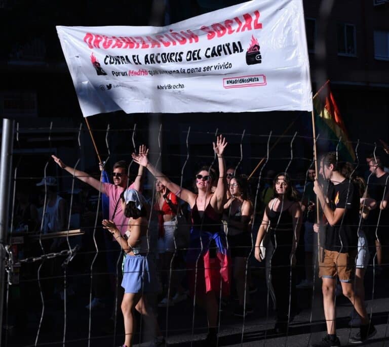 El combativo Orgullo alternativo que cuestiona la mercantilización del movimiento gay