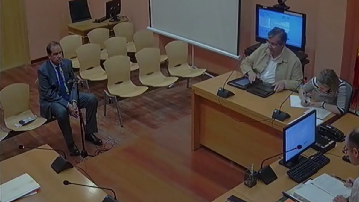 El teniente coronel de la Guardia Civil Carlos Alonso Ródirguez durante su declaración ante el juez por el 'caso Cuarteles'.