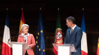 Von der Leyen y Pedro Sánchez adelantan la visita del Colegio de Comisarios a Madrid para evitar inicio de campaña