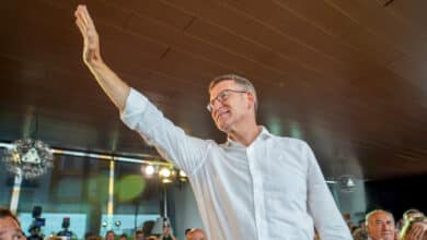 Nueva oleada de encuestas: el PP afianza en 40 escaños su distancia con el PSOE y suma mayoría absoluta con Vox