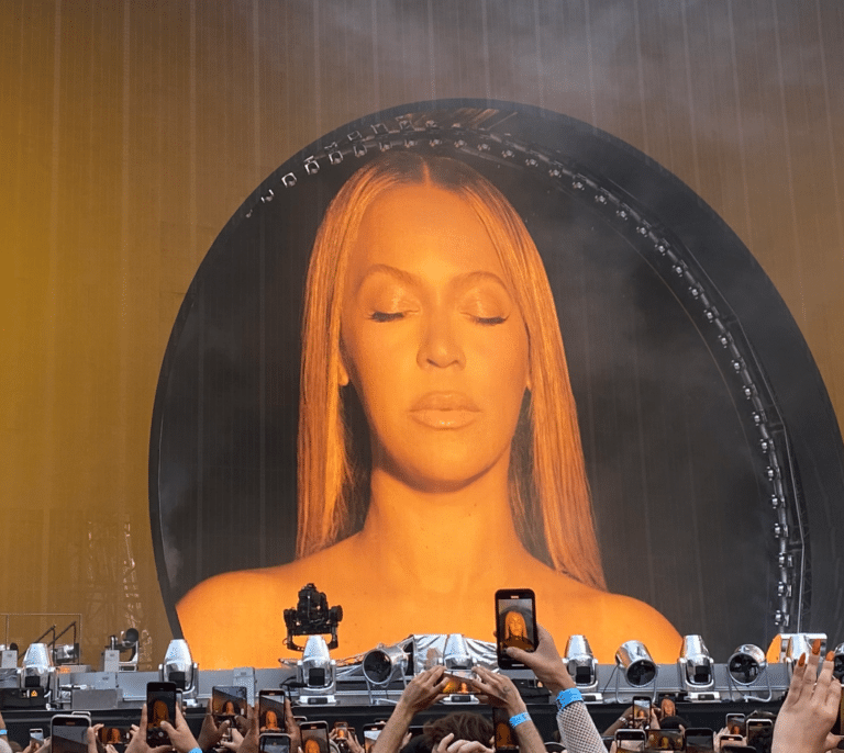Beyoncé 'renace' en Barcelona: perfección, glam y espectacularidad sin precedentes