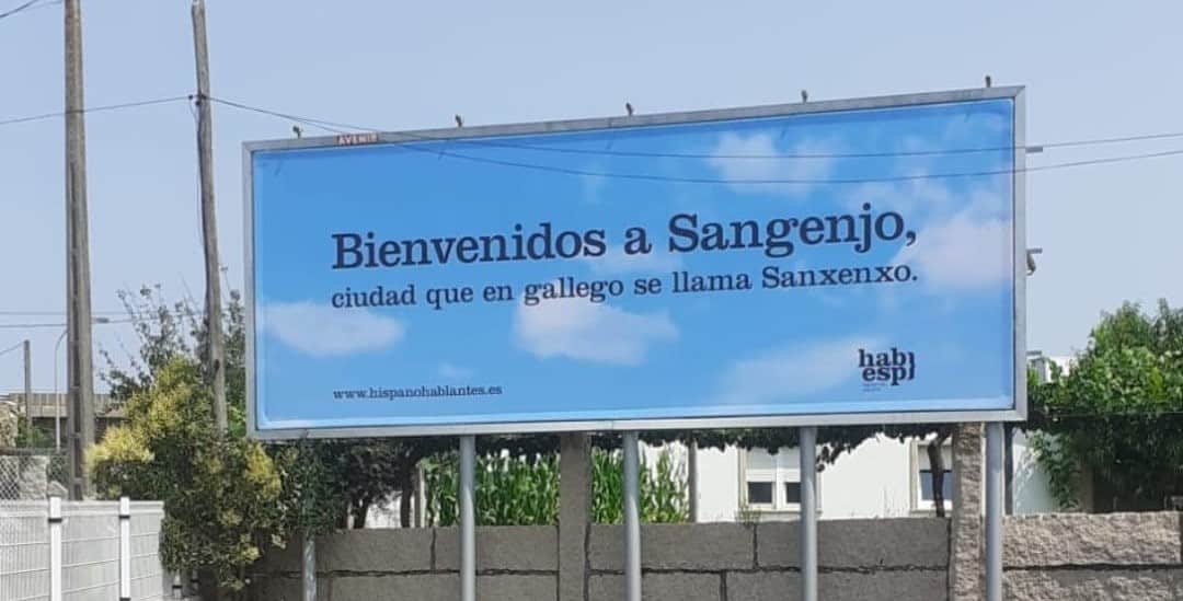 "Se llama Sangenjo, no Sanxenxo", ¿quién está detrás de los polémicos carteles que están apareciendo en Galicia?