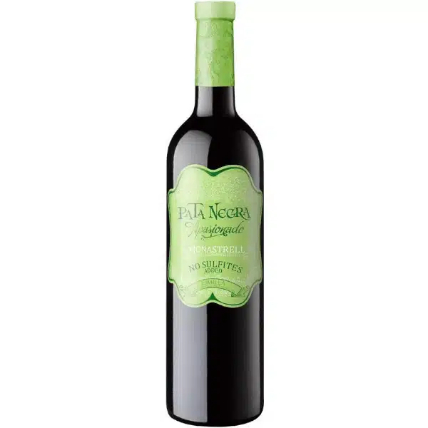 Botella de Pata Negra Apasionado Jumilla Sin Sulfitos, uno de los vinos preferidos por los jóvenes españoles en 2023 según el Concurso VinoSub30