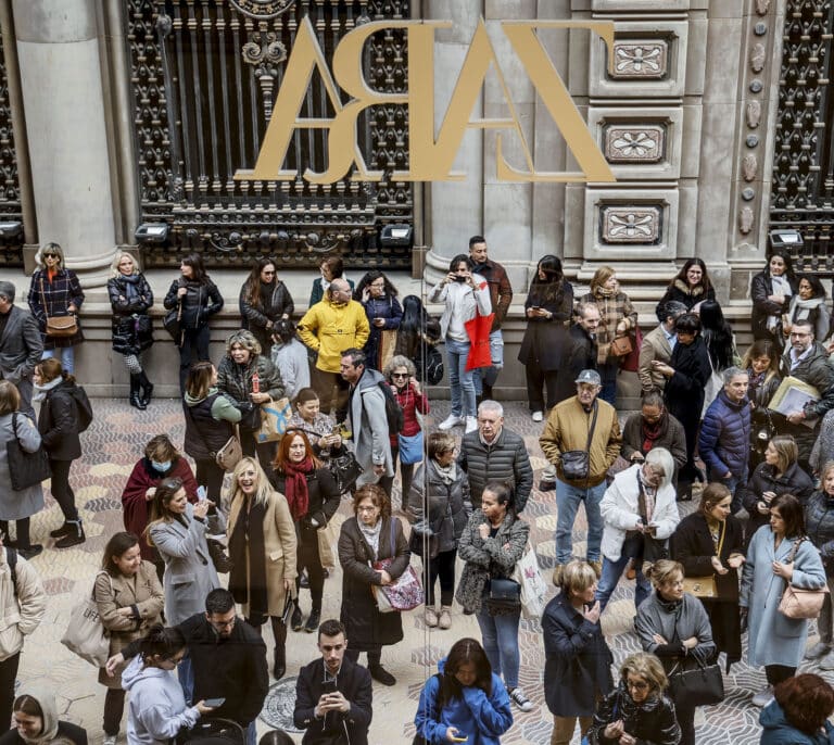 Por qué Zara abrirá una plataforma para la venta de prendas de segunda mano