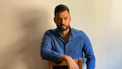 "Cuando me escribió la editora, pensé: 'A ver quién es el bromista', porque en Galicia somos todos muy hijos de puta"
