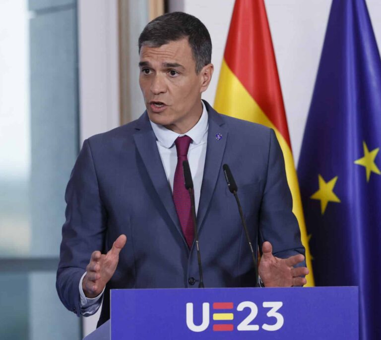 La Junta Electoral abre expediente sancionador a Sánchez por criticar a PP y Vox en Bruselas