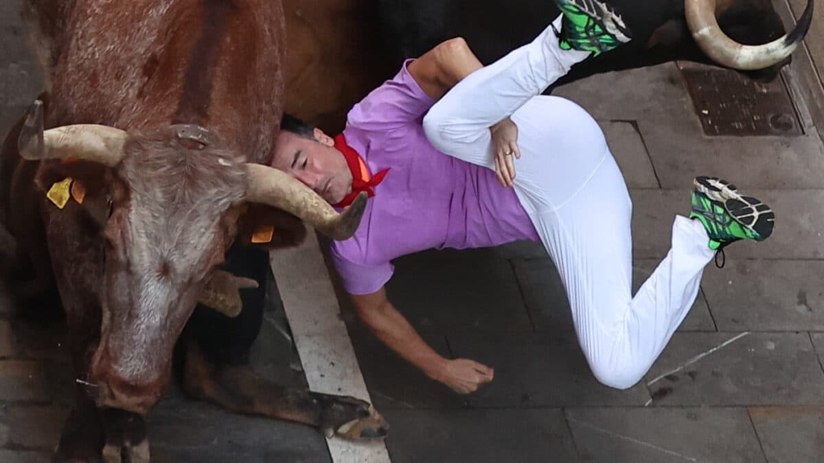 Tensión y peligro en el cuarto encierro de San Fermín