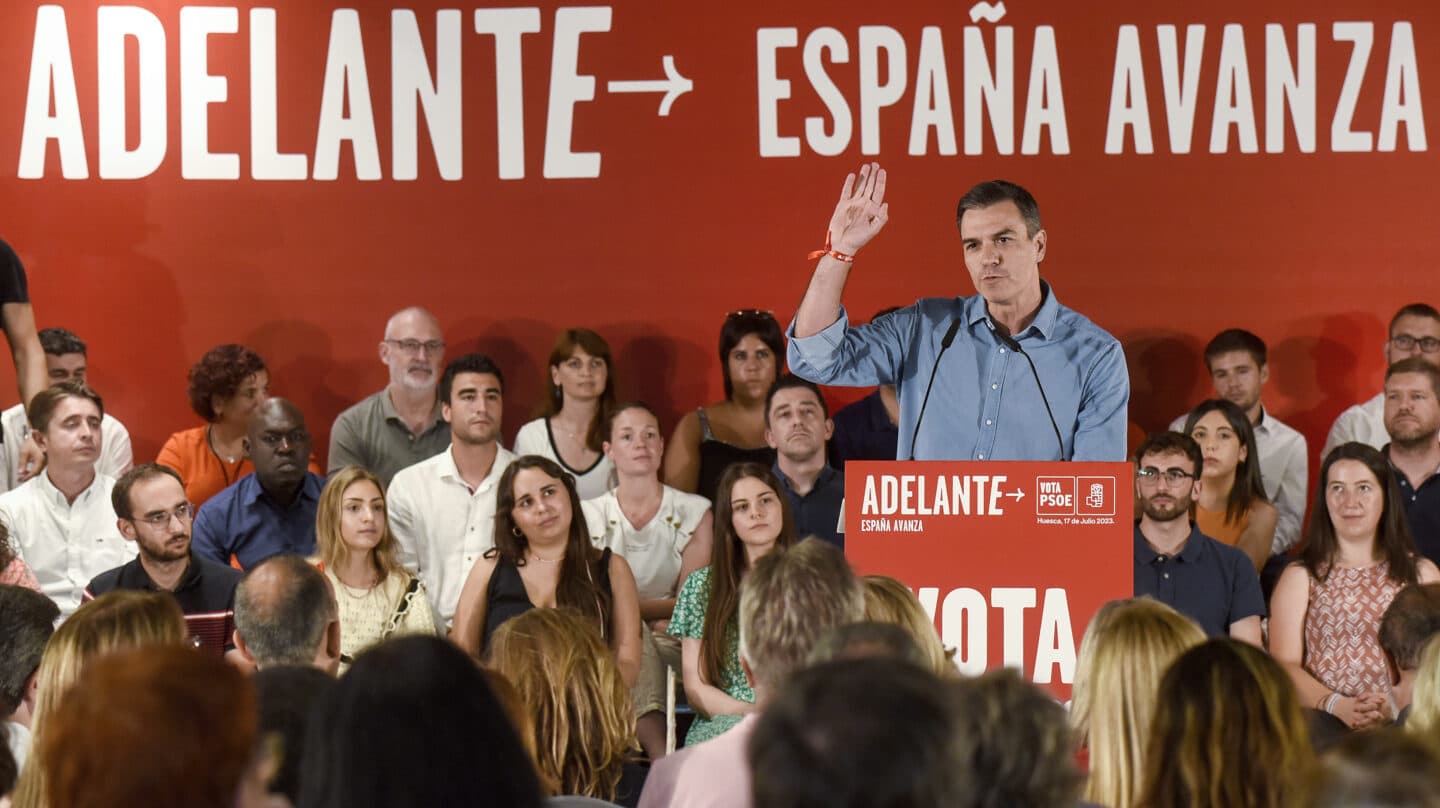 HUESCA (ARAGÓN), 17/07/2023.- El presidente del Gobierno y candidato a la reelección por el PSOE, Pedro Sánchez, participa en un acto de campaña con motivo de las elecciones generales este lunes, en Huesca (Aragón). EFE/ Javier Blasco