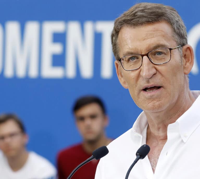 Feijóo vuelve a cargar contra Correos: "El equipo directivo es muy mediocre"