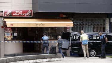 Un hombre degüella a una mujer en un bar de Pamplona y se entrega a la Policía