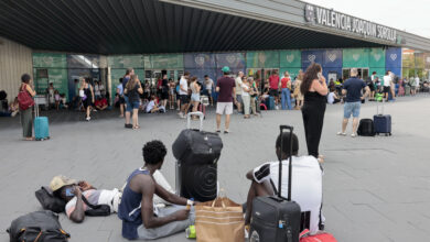 3.500 viajeros han sido afectados por la suspensión de trenes en Valencia de los que 2.000 ya han sido atendidos