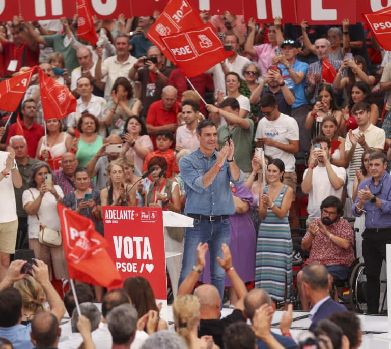 "Todo al rojo": Sánchez llama al voto útil a un PSOE eufórico y seguro de que puede dar la sorpresa el 23-J
