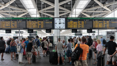 Fuego y agua: así se fraguó el caos ferroviario de Valencia en pleno 23-J