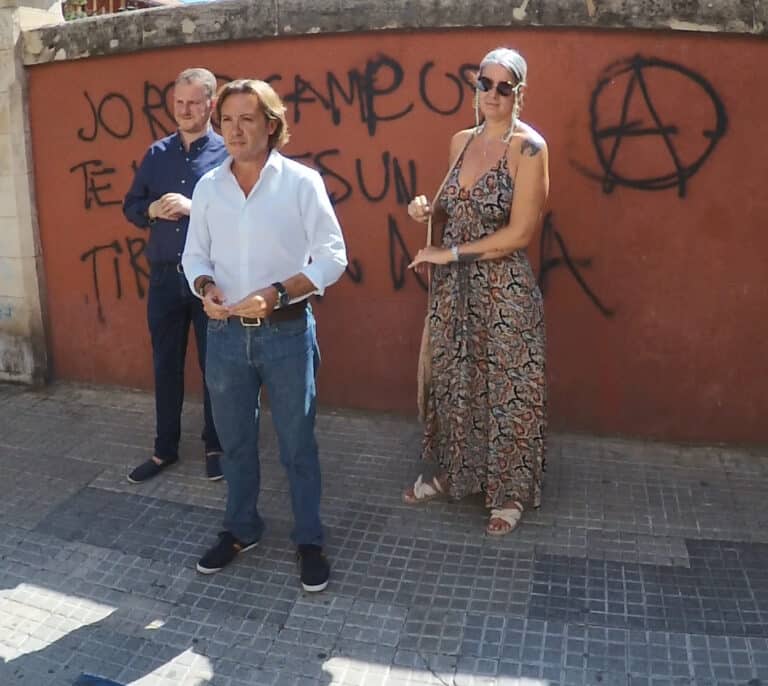 El candidato de Vox por Baleares denuncia pintadas en su casa con amenazas de muerte
