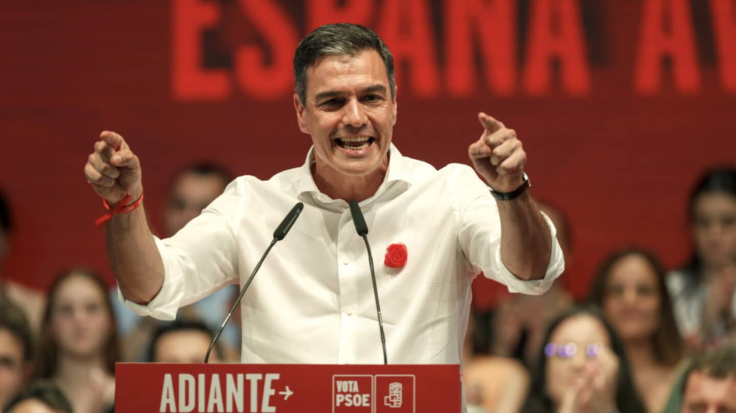 LUGO , 20/07/2023.- El presidente del Gobierno y candidato socialista Pedro Sánchez interviene durante un acto electoral del PSOE este jueves en Lugo. EFE/ Eliseo Trigo