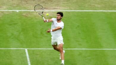 Alcaraz pasa el rodillo con Medvédev y se cita con Djokovic en la final de Wimbledon