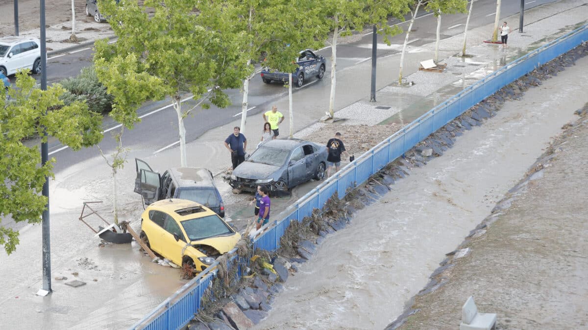 Destrozos tras la tormenta de este jueves en Zaragoza.