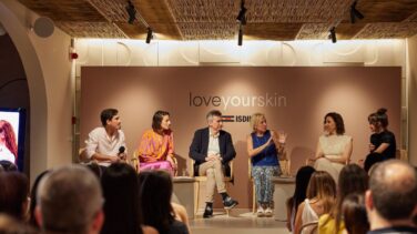 ISDIN lanza el libro 'Love your skin', un llamamiento para amar la piel y tener una vida sana y feliz