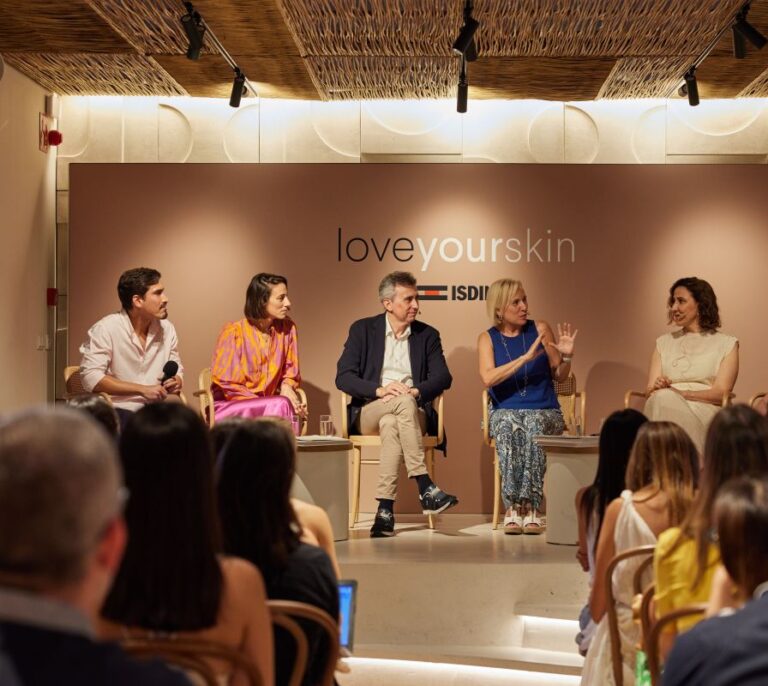 ISDIN lanza el libro 'Love your skin', un llamamiento para amar la piel y tener una vida sana y feliz