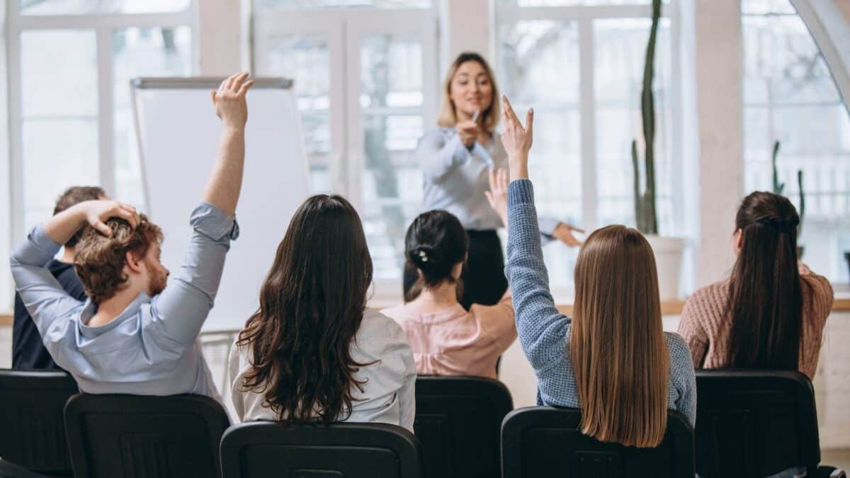 Inserción laboral, becas y formación práctica: las ventajas de realizar una FP