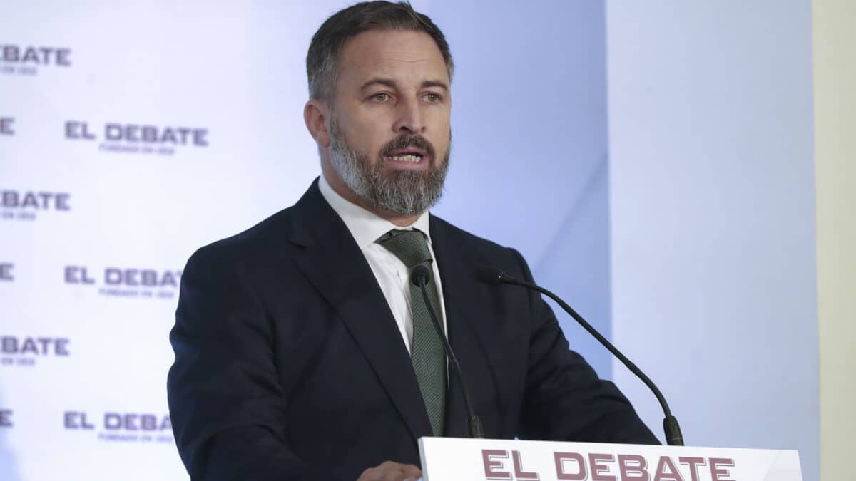 Abascal ve "despistado" a Feijóo por querer "cambiar el sistema de mayorías" y le pide centrarse en "echar a Sánchez"